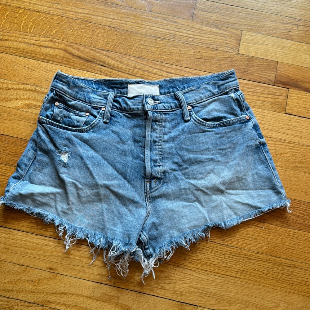 Mother tomcat kick fray short